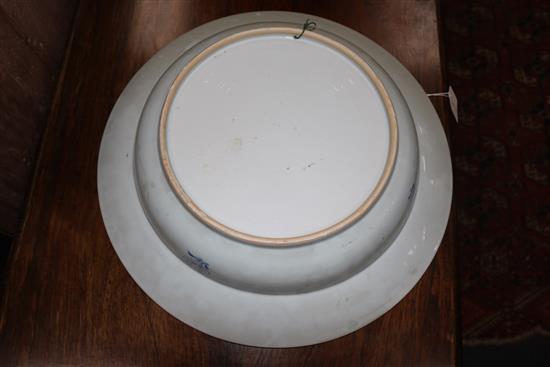 A Kangxi period blue and white charger, Dia 41.5cm (restored)